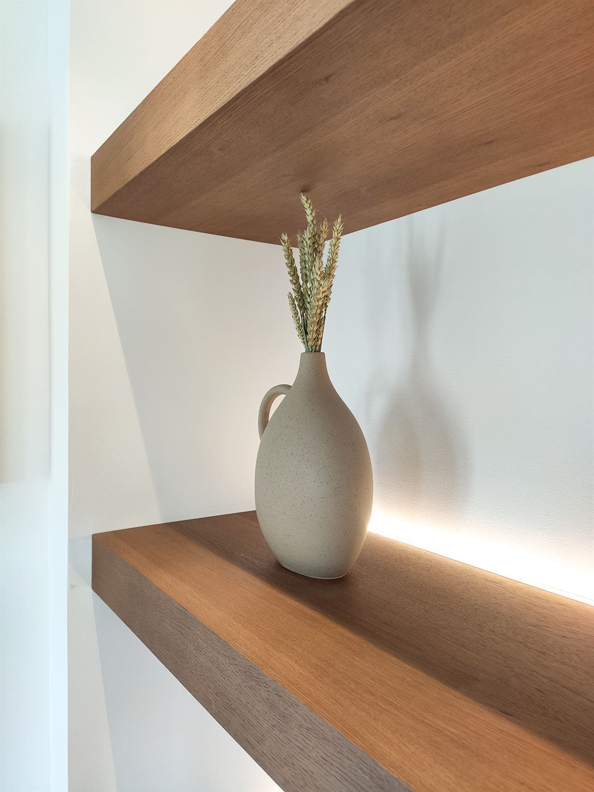 Estantes de madera a medida